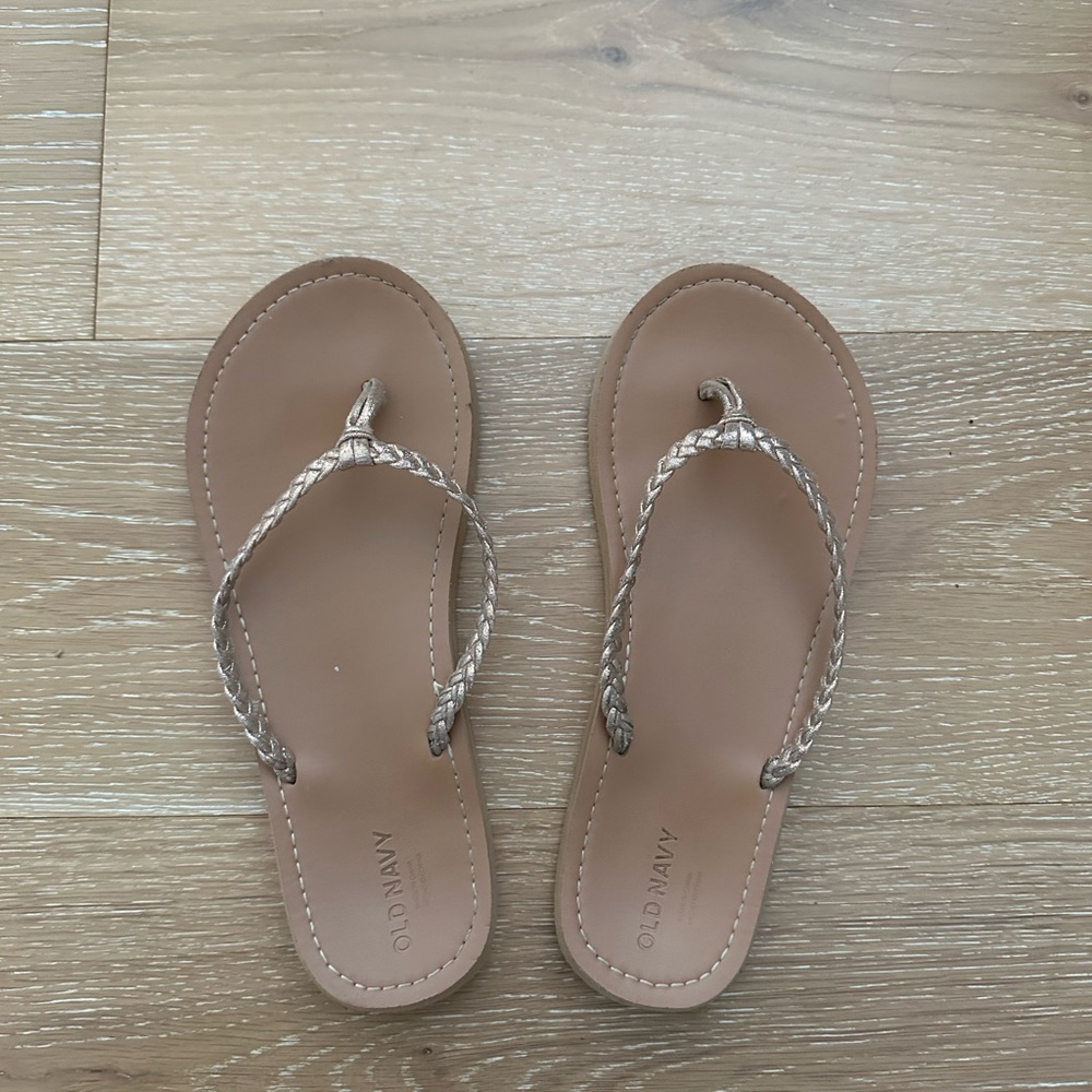 Old navy girls flip flops size 5